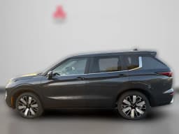 Mitsubishi Outlander SE FWD 2026 — side view