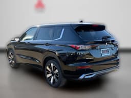 Mitsubishi Outlander SE FWD 2026 — side view