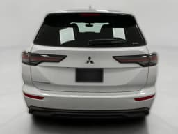 Mitsubishi Outlander ES S-AWC 2026 — side view