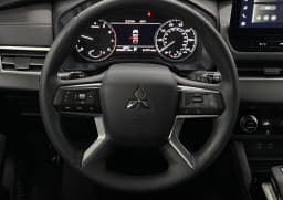 Mitsubishi Outlander ES S-AWC 2026 — side view