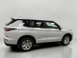 Mitsubishi Outlander ES S-AWC 2026 — side view