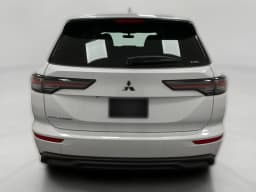 Mitsubishi Outlander ES S-AWC 2026 — side view