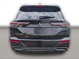 Mitsubishi Outlander ES S-AWC 2026 — side view