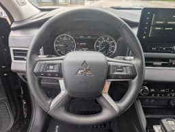 Mitsubishi Outlander ES S-AWC 2026 — side view