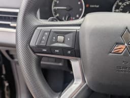 Mitsubishi Outlander ES S-AWC 2026 — side view