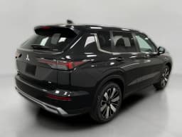 Mitsubishi Outlander SE S-AWC 2026 — side view