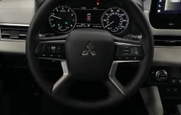 Mitsubishi Outlander SE S-AWC 2026 — side view