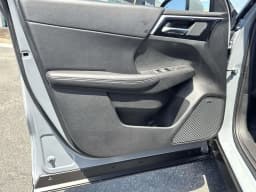 Mitsubishi Outlander Plug-In Hybrid SE S-AWC 2026 — side view
