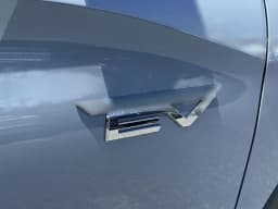 Mitsubishi Outlander Plug-In Hybrid SE S-AWC 2026 — side view