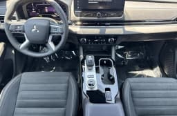 Mitsubishi Outlander Plug-In Hybrid SE S-AWC 2026 — side view