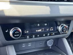 Mitsubishi Outlander Plug-In Hybrid SE S-AWC 2026 — side view