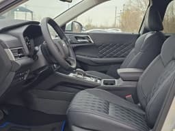 Mitsubishi Outlander Plug-In Hybrid SEL Black Edition S-AWC 2025 — side view