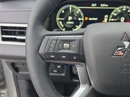 Mitsubishi Outlander Plug-In Hybrid SEL Black Edition S-AWC 2025 — side view
