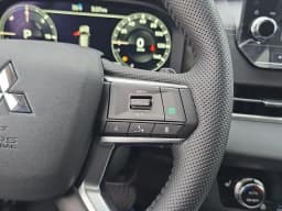 Mitsubishi Outlander Plug-In Hybrid SEL Black Edition S-AWC 2025 — side view