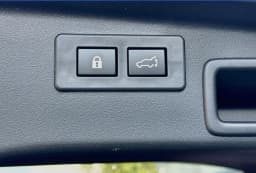 Subaru Outback Premium AWD 2026 — side view