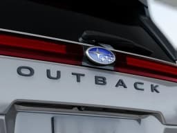 Subaru Outback Premium AWD 2026 — side view