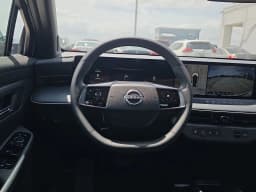Nissan LEAF SV+ FWD 2026 — side view