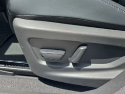 Nissan LEAF SV+ FWD 2026 — side view