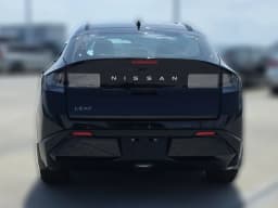 Nissan LEAF PLATINUM+ FWD 2026 — side view