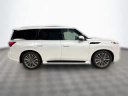 INFINITI QX80 LUXE AWD 2027 — side view
