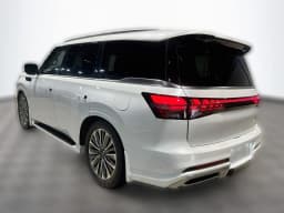 INFINITI QX80 LUXE AWD 2027 — side view