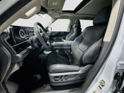 INFINITI QX80 LUXE AWD 2027 — side view