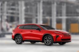 Toyota Crown Signia XLE AWD (Natl) 2026 — side view