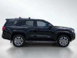 Toyota 4Runner Hybrid Limited 4WD (Natl) 2026 — side view
