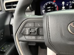 Toyota 4Runner Hybrid Limited 4WD (Natl) 2026 — side view