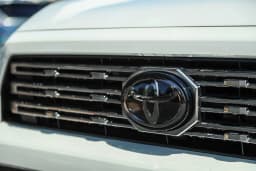 Toyota 4Runner Hybrid Platinum 4WD (Natl) 2026 — side view