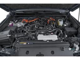Toyota 4Runner Hybrid Trailhunter 4WD (Natl) 2026 — side view