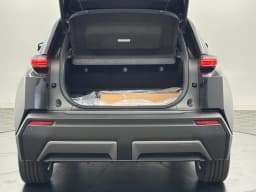 Toyota C-HR SE AWD (Natl) 2026 — side view