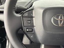 Toyota C-HR SE AWD (Natl) 2026 — side view