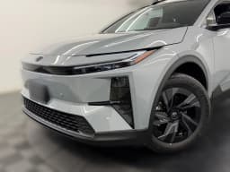 Toyota C-HR SE AWD (Natl) 2026 — side view