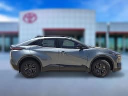 Toyota C-HR SE AWD (Natl) 2026 — side view