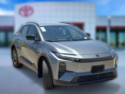 Toyota C-HR SE AWD (Natl) 2026 — side view