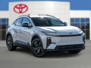 Toyota C-HR SE AWD (Natl) Toyota C-HR SE AWD (Natl)