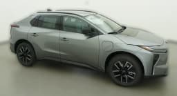 Toyota bZ XLE Plus FWD (Natl) 2026 — side view