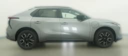 Toyota bZ XLE Plus FWD (Natl) 2026 — side view