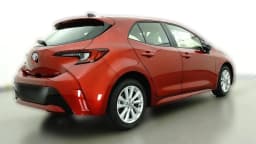 Toyota Corolla Hatchback SE CVT (Natl) 2026 — side view