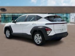 Hyundai Kona SE FWD 2027 — side view