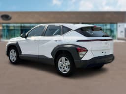 Hyundai Kona SE FWD 2027 — side view