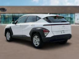 Hyundai Kona SE FWD 2027 — side view