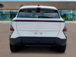 Hyundai Kona SE FWD 2027 — side view