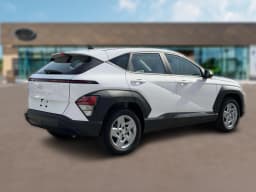 Hyundai Kona SE FWD 2027 — side view
