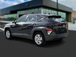 Hyundai Kona SE FWD 2027 — side view