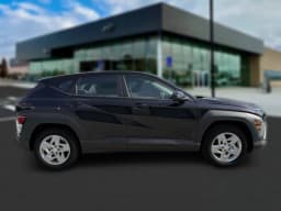 Hyundai Kona SE FWD 2027 — side view
