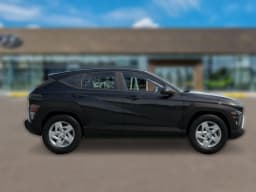 Hyundai Kona SE FWD 2027 — side view