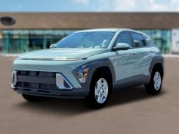 Hyundai Kona SE FWD 2026 — side view