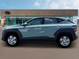 Hyundai Kona SE FWD 2026 — side view